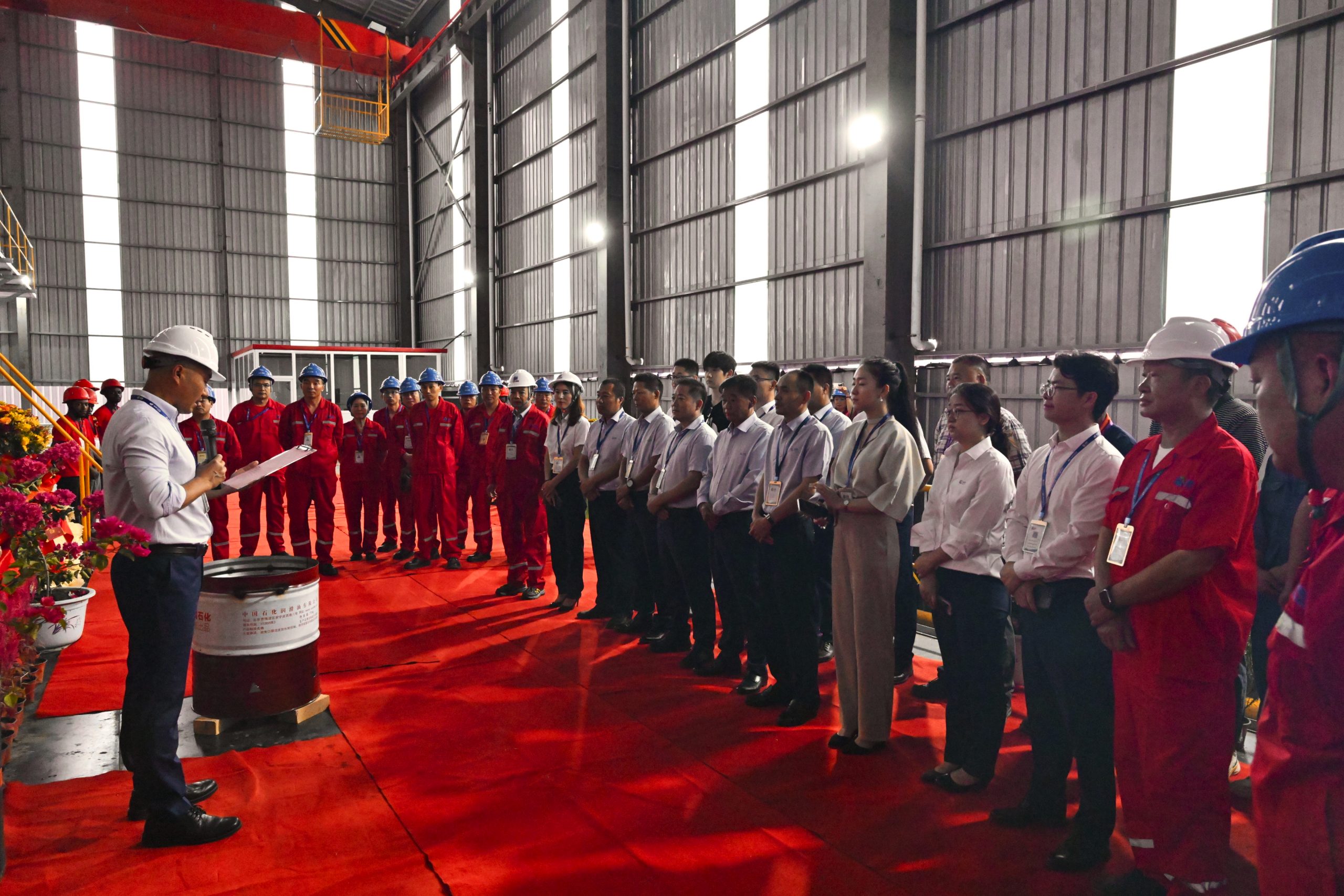 蓝晶科技玻璃瓶项目1号窑炉成功点火